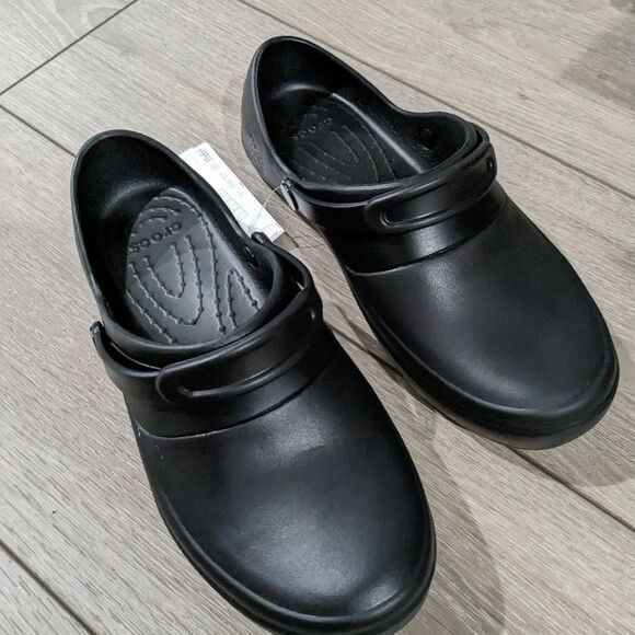 Crocs Mercy work size 8 brand new + FREE MINI BLUETOOTH SPEAKER - Picture 1 of 4